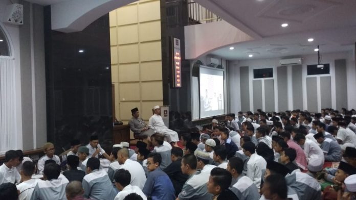 Kuliah malam Jumat (1)