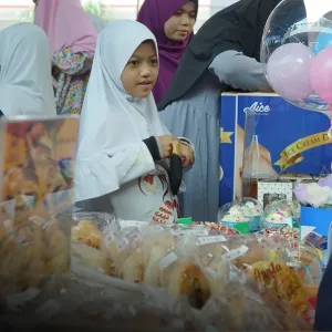 Penjual: Siswa-siswi mulai dari kelas 3 hingga kelas 6 bisa menjadi penjual di IMD.