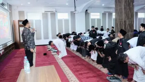 Sesi Praktik dalam kegiatan Training Shalat Khusyuk.
