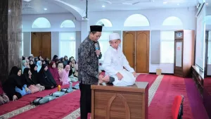Ananda Muhammad Falaah Qaribullah mempraktikkan materi secara langsung saat training berlangsung.