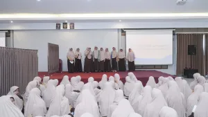 Stop bullying menjadi tema penampilan English Club akhwat.