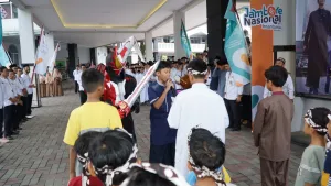 Kontingen yang datang disambut oleh pantun dari perwakilan siswa.