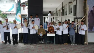 Kedatangan peserta diiringi oleh marawis Insantama.