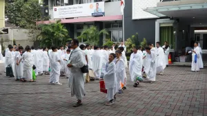 Setelah pengkondisian dan sambutan, siswa diarahkan ke lapangan parkir.