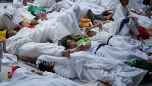 Suasana jamaah saat bermalam di Mina.
