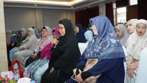 Beragam pertanyaan dilontarkan oleh Ayah Bunda, mulai dari doa harian, ayat pendek, hingga sambung ayat.
