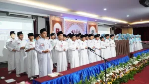 Membaca shalawat secara bersamaan.