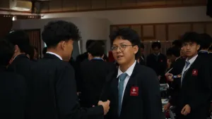 Seru dan serius saat game Kata Berantai.