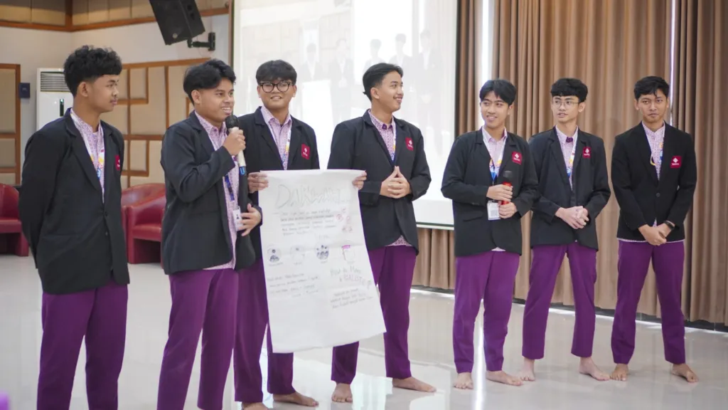 Presentasi hasil studi kasus peserta PPKS ikhwan.