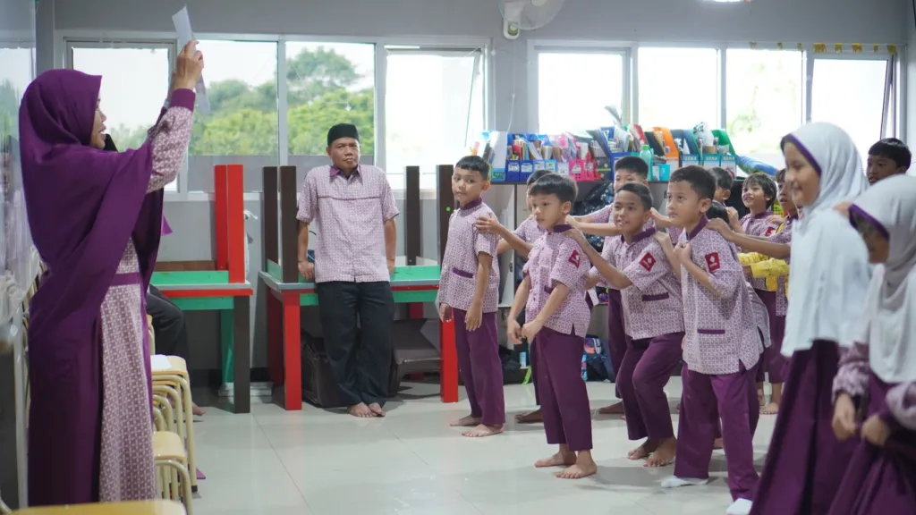 Siswa mengikuti rangkaian kegiatan Pekan Ta’aruf 2.